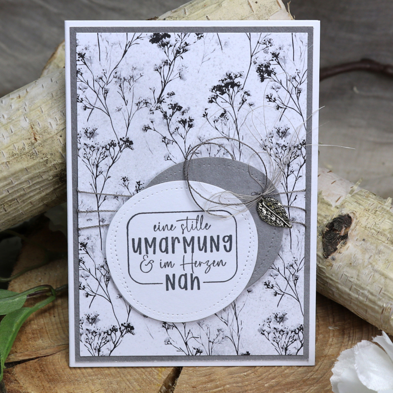 Holzstempel eine stille Umarmung und im Herzen nah