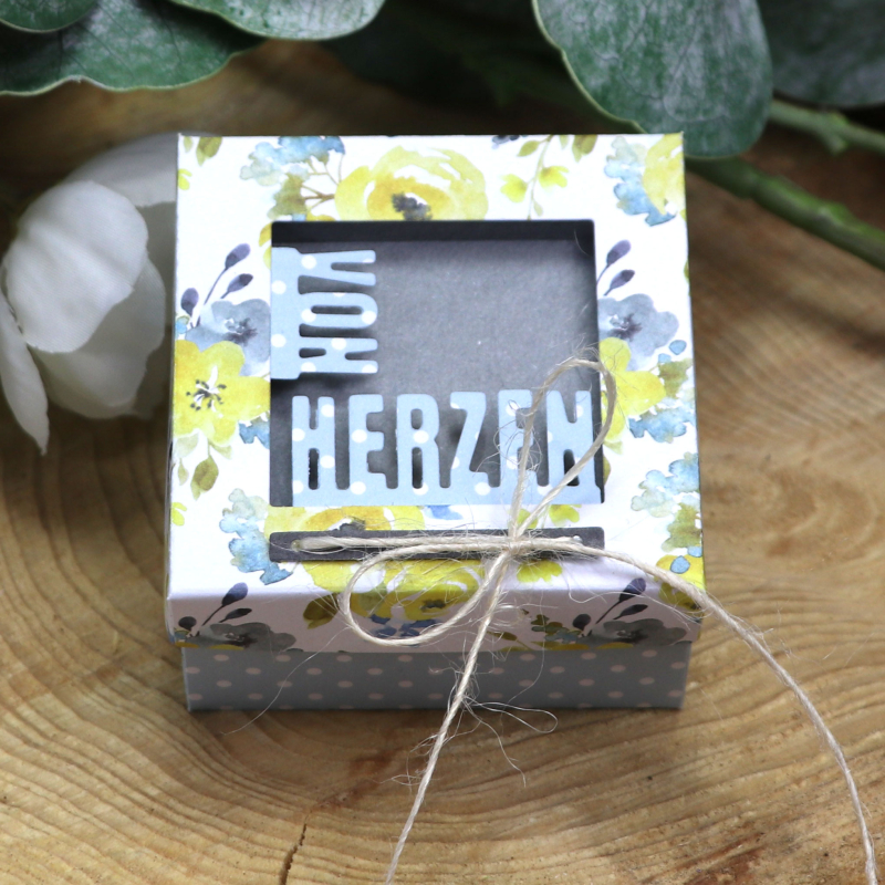 Stanzschablone kleine quadratische Box für Schriftstanzen inkl. 7 Schriftzüge